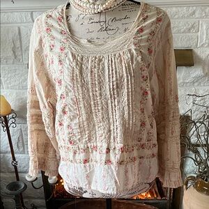 Magnolia Pearl Vintage-Inspired Blouse in Cream and Pink